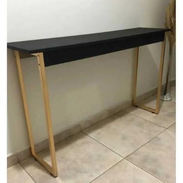 Imagem de APARADOR/MESA INDUSTRIAL PÉS EM METALON E TAMPO DE MDF 15MM BRANCO(TAMPO PRETO/PÉS DOURADOS)