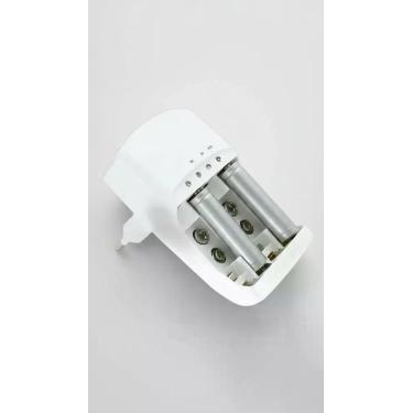 Imagem de Carregador de Pilhas Bivolt c/ 4 Slots + 4 Pilhas - Congratulations St