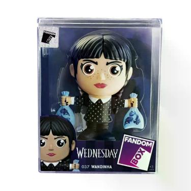 Imagem de Boneco Brinquedo Infantil Colecionável Fandom box Wandinha com Peixes 
