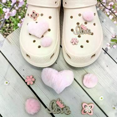 Imagem de Pins Bottons Para Calçados Pelúcia Pin Grande Coração Rosa - GRYPH, Ro
