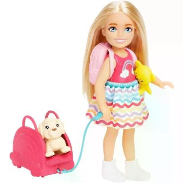 Imagem de Boneca Family & Friends Club Chelsea com Pets e Acessórios para Viagem Branco Mattel HJY17