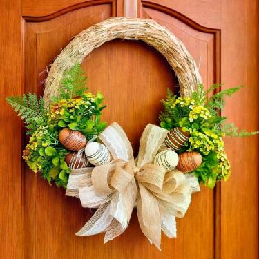 Imagem de Guirlanda de Pascoa Decoração Artesanal com Ovos Decorativos e Laço Bege 35CM