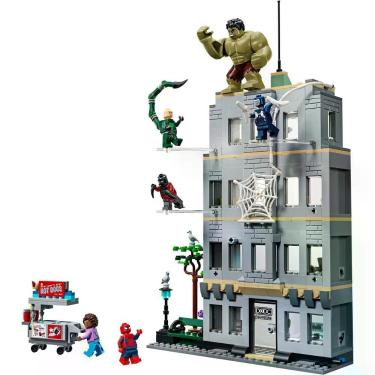 Imagem de Brinquedo de Construção de super-heróis 76350 com Confronto Épico Entre Homem-Aranha e Hulk com Parede Que Explode