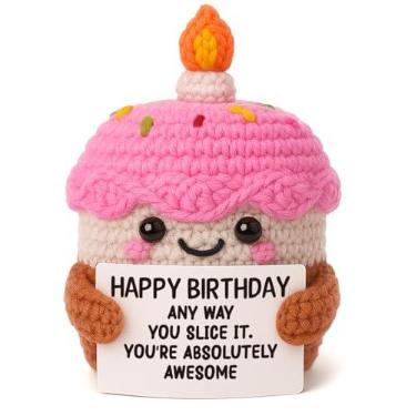 Imagem de YUEYUQIU Presentes de aniversário exclusivos para mulheres e homens, cupcake de crochê feito à mão "You're Awesome", presente engraçado feliz aniversário para melhor amiga dela, presente de padeiro