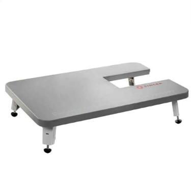 Imagem de Mesa de extensão SINGER para máquinas de costura Facilita Pro 4423, 4432 e mais – 38,8 x 25,4 cm, encaixe rápido, pés dobráveis, régua integrada – ideal para projetos grandes