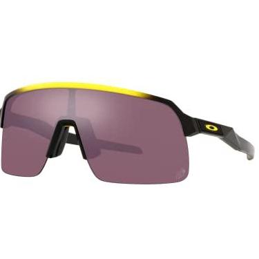 Imagem de Oakley Óculos de sol masculinos retangulares Oo9463 Sutro Lite, Tour De France Amarelo Desbotado/Prizm Road Preto, 39 mm