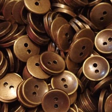 Imagem de Botão Ouro Velho de Costura - 18mm 2 Furos - 50 peças - Inova Aviament