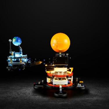 Imagem de Vaodest Led Light for Lego 42179 Technic Planet Earth and Moon in Orbit Building Blocks Model,Design and Configuration Compatible with Model 42179(Led Light Only, Not Building Block Kit)