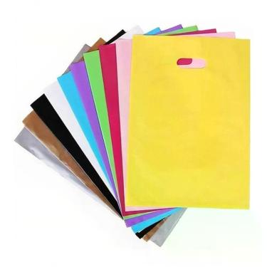 Imagem de Kit Sacola Plástica com Alça Vazada Boca de Palhaço 25x35 para Presentes e Lembrancinhas Transparente Higipack