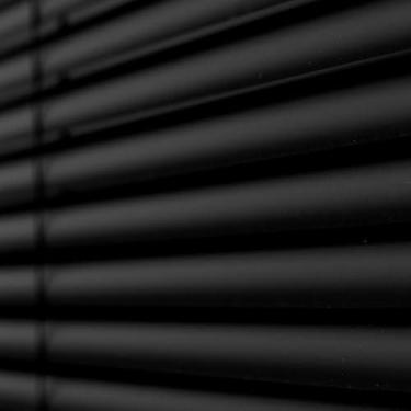 Imagem de Persiana Horizontal de PVC Largura Altura 80 x 1,30cm na Cor Preta para Salas, Quartos e Escritórios.