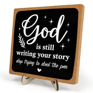 Imagem de Placa de madeira inspiradora cristã, decoração de citação de versículo bíblico para decoração de prateleira de mesa de escritório em casa, presentes cristãos para mulheres, placa God is Still Writing