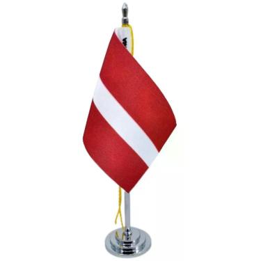 Imagem de Mini Bandeira De Mesa Do Letônia Poliéster 15 Cm Mastro