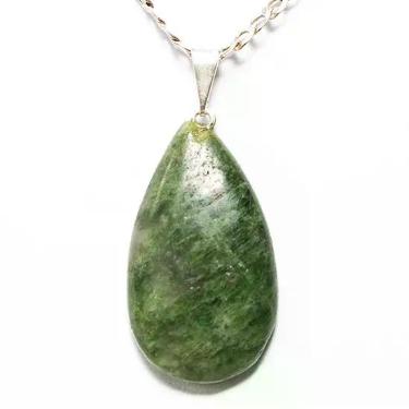 Imagem de Pingente Gota Epidoto Verde Natural com Montagem em Pino Prateado - At