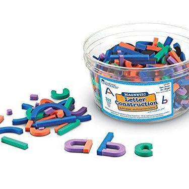 Imagem de Learning Resources Conjunto de construção magnético de letras e números, formas magnéticas de espuma macia, letras maiúsculas e minúsculas, materiais didáticos, 262 peças, graus Prek +, idades 4+