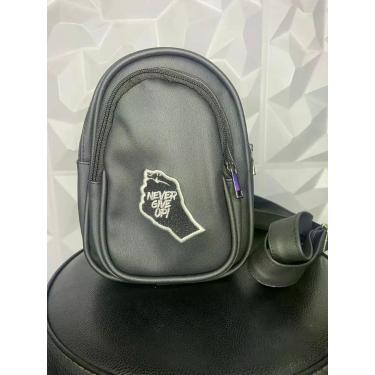 Imagem de Bolsa Transversal Shoulder Bag Never Give Up  material sintético