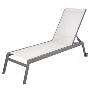 Imagem de Espreguiçadeira Chaise Outdoor Externa Itaguá Rivatti Alumínio Amêndoa Tela Mesh Bege Com Rodinhas