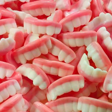 Imagem de Fini Dentaduras 100g  Diversão Garantida, Sabor Marcante e Textura Mac