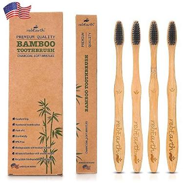 Imagem de rebEarth Pacote com 4 escovas de dentes de bambu — Escova de dentes estética de madeira com cerdas ultra macias com infusão de carvão — Cuidados bucais ecológicos à base de plantas, cabo de bambu sem