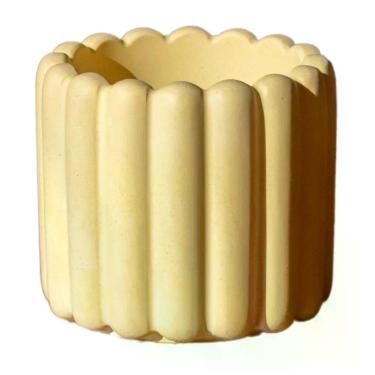 Imagem de Vaso Decorativo Tulipa 8cm Artesanal Em Cimento Amarelo