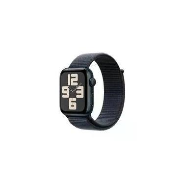 Imagem de Apple Watch SE GPS, Caixa Meia-Noite de Alumínio de 44 mm, Pulseira Loop Esportiva Tinto - MXEP3BE/A