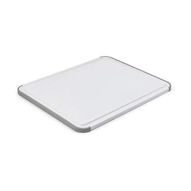 Imagem de KitchenAid Tábua de corte de plástico clássica com canaleta de perímetro e bordas antiderrapantes, pode ser lavada na lava-louças, 28 x 35 cm, branca e cinza