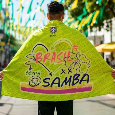 Imagem de Capa Corpo Torcedor Body Flag Seleção Copa do Mundo com Tema Brasil Terra de Samba em Amarelo 140CM