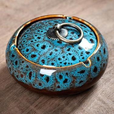 Imagem de Cinzeiro de cerâmica feito à mão com tampas, suporte de cinzas de padrão requintado para fumantes de pátio, mesa de escritório, bandeja de cinzas para decoração de escritório doméstico de mesa interna